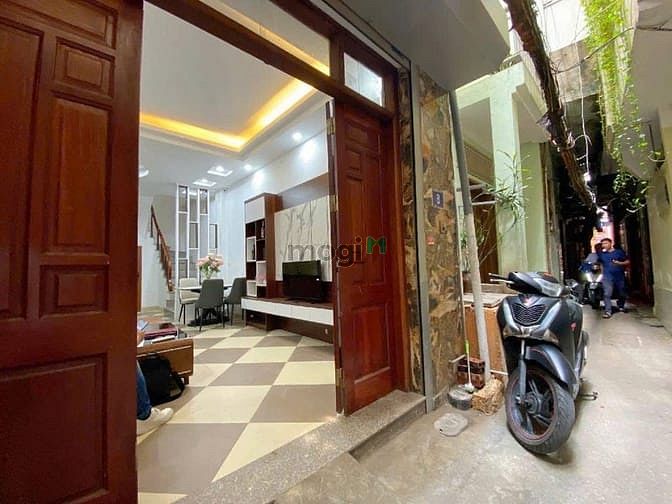 Hình ảnh Bán nhà Văn Chương Đống Đa 5 tầng 32m2 , Mt 4m , Vị trí siêu đẹp