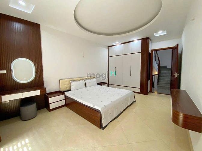 Hình ảnh Bán nhà Văn Chương Đống Đa 5 tầng 32m2 , Mt 4m , Vị trí siêu đẹp