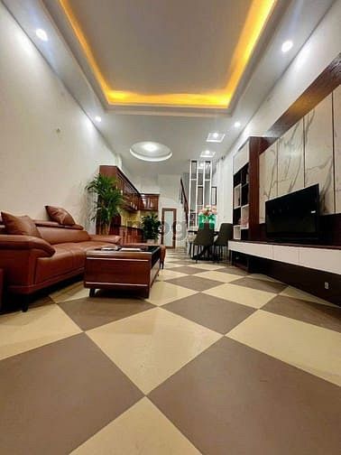 Hình ảnh Bán nhà Văn Chương Đống Đa 5 tầng 32m2 , Mt 4m , Vị trí siêu đẹp