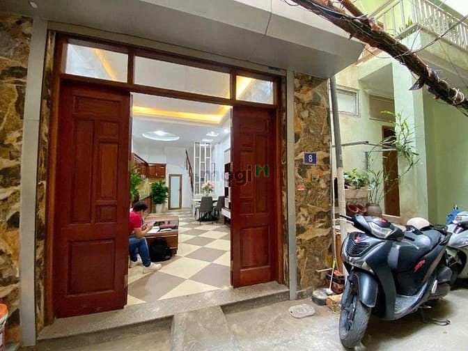 Hình ảnh Bán nhà Văn Chương Đống Đa 5 tầng 32m2 , Mt 4m , Vị trí siêu đẹp