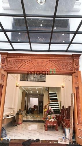 Hình ảnh Siêu Phẩm - Thang Máy - Gỗ Đỏ - 5 Tầng Mới Keng - Vip Hiệp Bình Phước