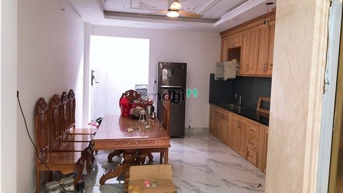 Hình ảnh Siêu Phẩm - Thang Máy - Gỗ Đỏ - 5 Tầng Mới Keng - Vip Hiệp Bình Phước