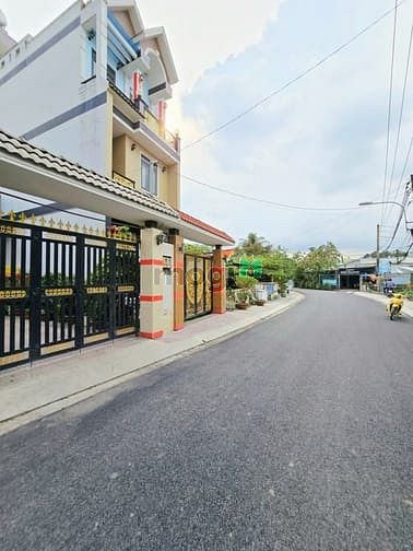 Hình ảnh Bán Đất -  Ngang Khủng 10m - 232m2 - Khu Vực Xây Cao - Long Phước