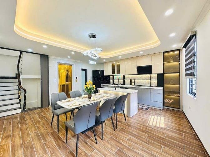 Hình ảnh Bán nhà phố Thịnh Quang , 7 tầng thang máy , 40m2 , Mt 5.5m , 15,2 tỷ