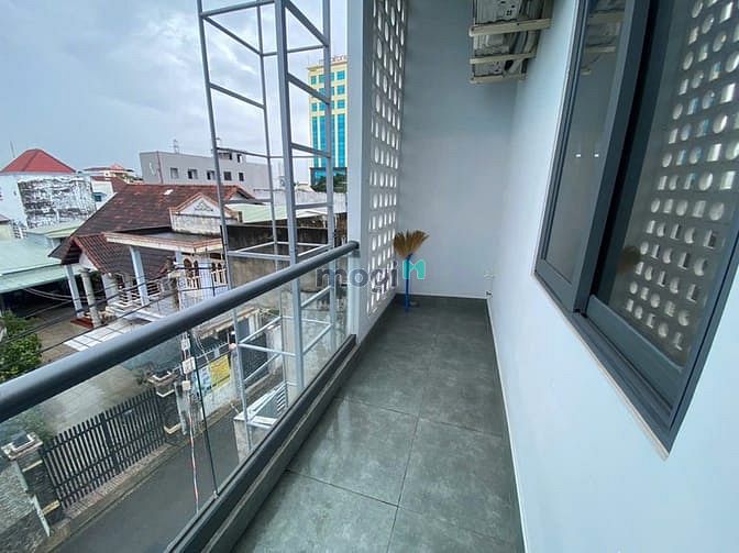 Hình ảnh Phòng trọ ban công - cửa sổ đối diện Vincom Lê Văn Việt