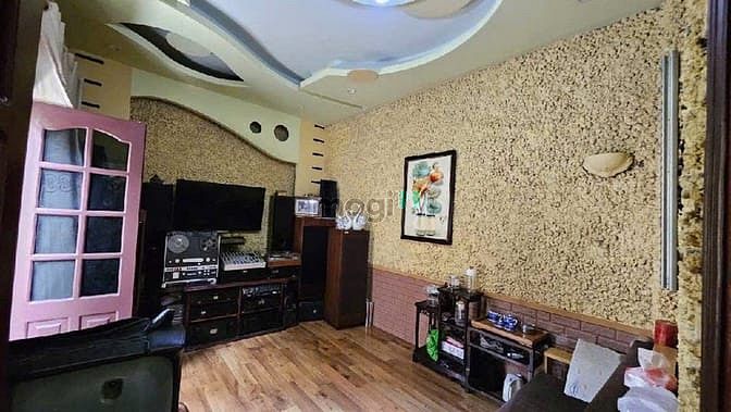 Hình ảnh Bán nhà dân phố Lê Duẩn, 37m2, Mt 11m , gần hồ , khu vực hiếm, 14 tỷ