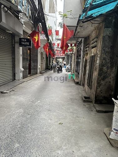 Hình ảnh Nghĩa Dũng – Ba Đình – 179 m2 – 3 Tầng – Mặt Tiền 4 m – Giá 18.5 Tỷ.