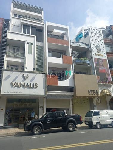 Hình ảnh SHOP+SPA MT Võ Văn Tần, P5, Q3. Dt: 4,2x20m, KC: trệt lửng 4 lầu TM