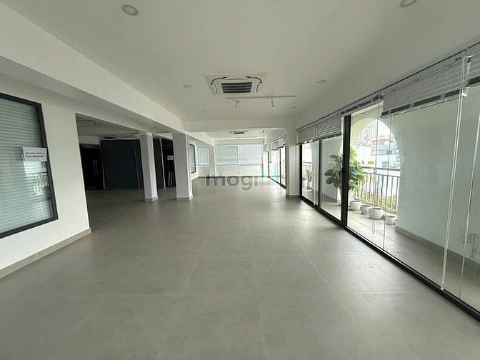 Hình ảnh Văn Phòng 200m2 Trong Toà nhà khu vực Trần Não P. Ak Q.2