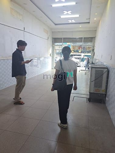 Hình ảnh NGUYÊN CĂN MT 64 Nguyễn Thái Bình, Q1. DT: 5x20m. Kc: Trệt 1 lầu.