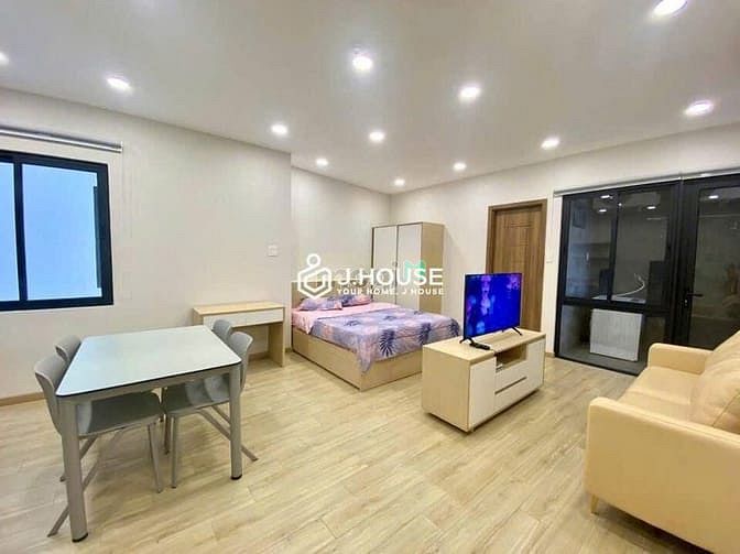 Hình ảnh Siêu Phẩm CHDV Studio Có Thang Máy Hầm Xe Bảo Vệ Ngay BV Ưng Bướu