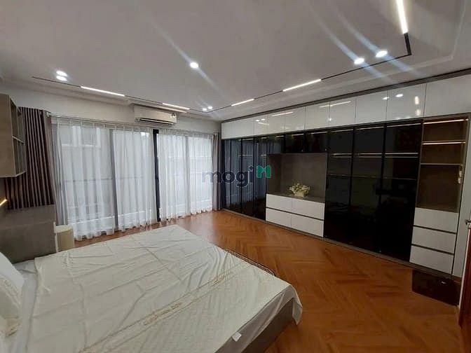 Hình ảnh Bán nhà Ngọc Lâm 35m2 x 6 tầng Thang máy Full Nội Thất .Giá 12,6 Tỷ