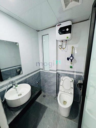 Hình ảnh Nhà mới ngay ngã tư Thủ Đức - gần spkt hub