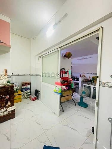 Hình ảnh Đường Bình Đông Q 8, ba tầng, xây kiên cố, một đời chủ. Sổ hồng riêng.