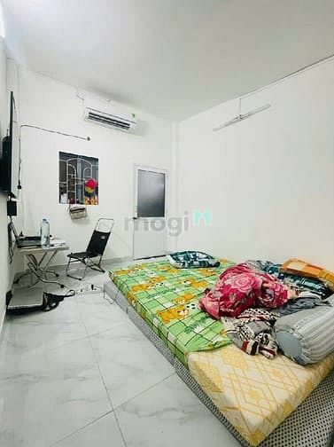 Hình ảnh Đường Bình Đông Q 8, ba tầng, xây kiên cố, một đời chủ. Sổ hồng riêng.