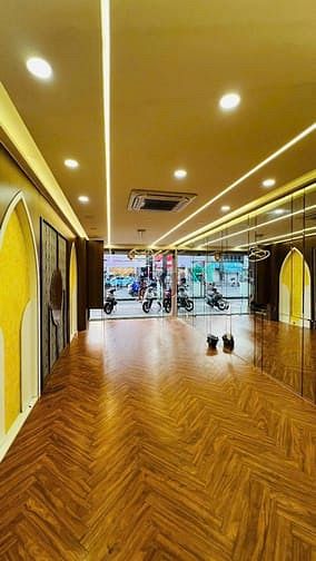 Hình ảnh Cho thuê nguyên căn 280m2 - mặt tiền 3/2