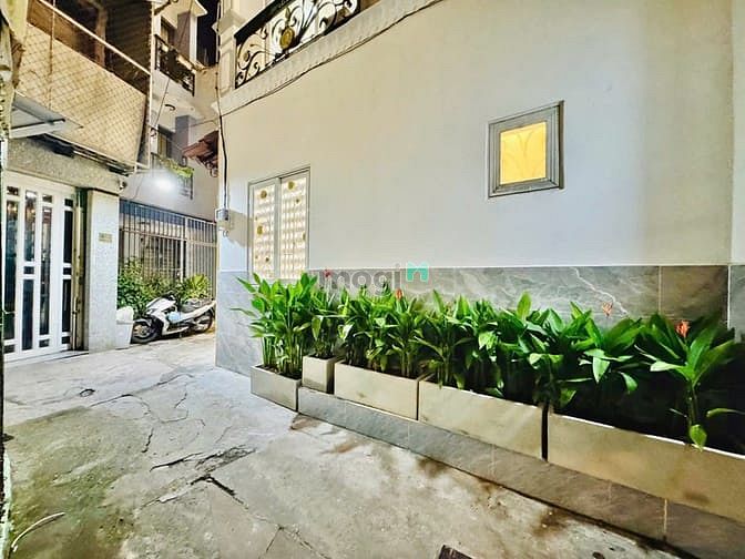 Hình ảnh siêu phẩm Thích Quảng Đức full nội thất
