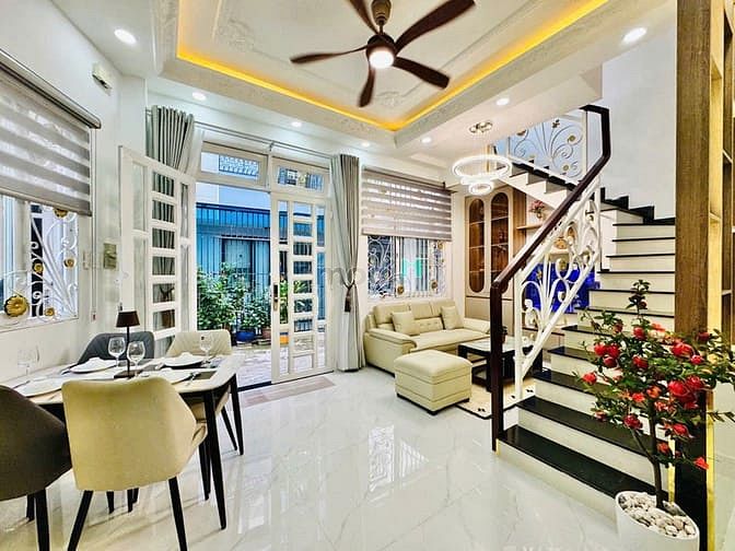 Hình ảnh Siêu Phẩm Thích Quảng Đức full nội thất
