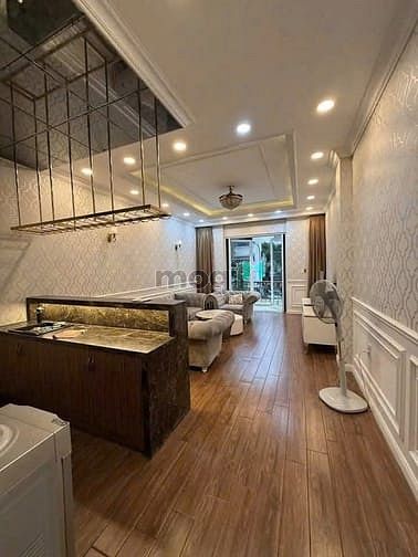 Hình ảnh Cho thuê nhà có hầm và thang máy - 18Bis/6 NTMK, Q1