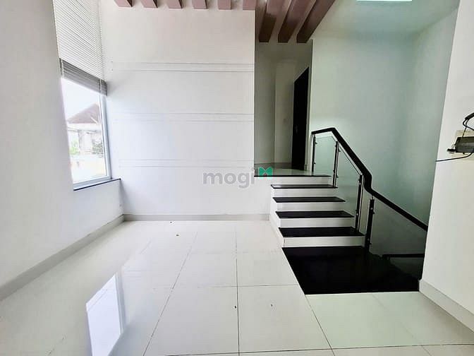 Hình ảnh Cho thuê gấp nhà góc 2 mặt tiền - Biệt thự