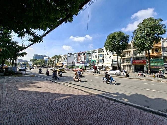 Hình ảnh 💯CỰC ĐẸP💥💥Góc 2 Mặt Tiền KD Tên Lửa 4x21m 4 tầng LỀ LỚN 8m SÁT AEON