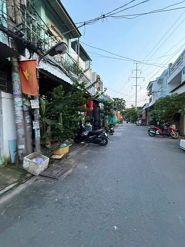 Hình ảnh HXH 6M Chiến Lược - 71M2 - 2 Tầng đúc 3PN 2WC - Chỉ 5.25 TỶ