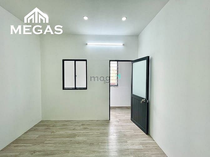 Hình ảnh Căn Hộ 2PN Tách bếp, Ban công Ngay Khu Đất Thánh , Lạc Long Quân - Q10
