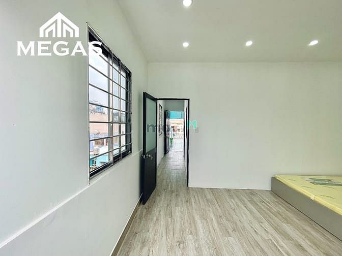 Hình ảnh Căn Hộ 2PN Tách bếp, Ban công Ngay Khu Đất Thánh , Lạc Long Quân - Q10