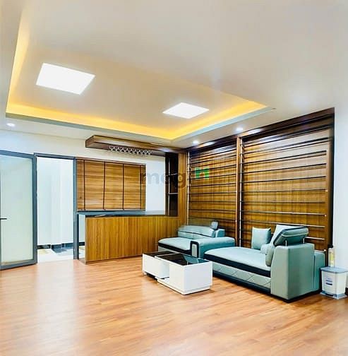 Hình ảnh Cho thuê mặt tiền Bàu cát - có thang máy - 35 triệu