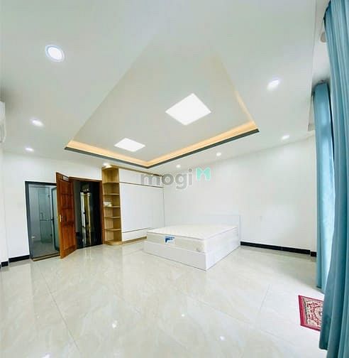 Hình ảnh Cho thuê mặt tiền Bàu cát - có thang máy - 35 triệu