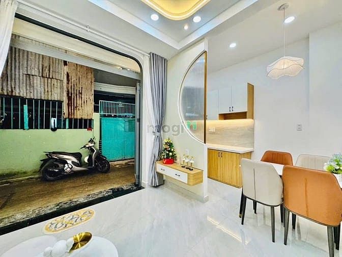 Hình ảnh Nhà Phan Văn Trị Bình Thạnh 2 Tầng- DT 30m2 Giá 4.95 Tỷ.
