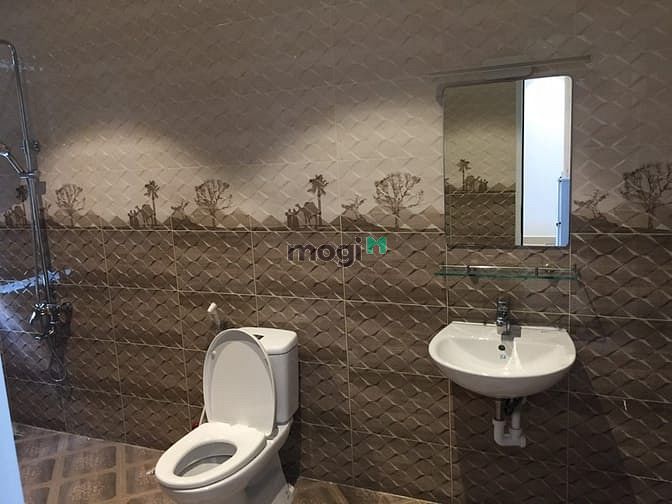 Hình ảnh PHÒNG CỬA SỔ THOÁNG TRƯỜNG CHINH GẦN Hoàng Hoa Thám new!