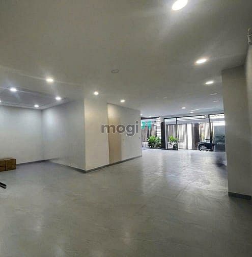 Hình ảnh Cho thuê tòa nhà 413B Lê Văn Sỹ, Phường 12, Quận 3.