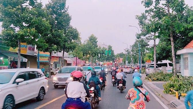 Hình ảnh Hóc Môn, Bán đất Mặt tiền đường Lê Thị Hà, DT 24x80m Thổ cư 1933m2