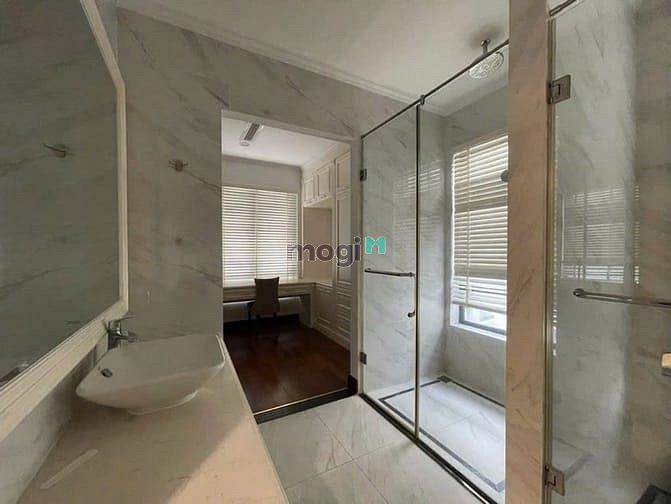 Hình ảnh bán Villa bason siêu đẹp quận 1 HCM.