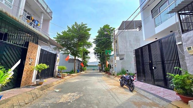Hình ảnh Bán đất hẻm 8m thông , đường 8 Lò Lu ,trường Thạnh, Q9. 4 tỷ 150/59m2