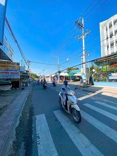 Hình ảnh Nhà mặt tiền đường Lê Văn Lương Quận 7. 161 m2 thổ cư, 12,5 tỷ.