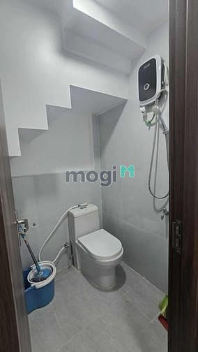 Hình ảnh Chạm tay giữa lòng CMT8 Q3 mới- 3 Tầng 2PN 4Ty