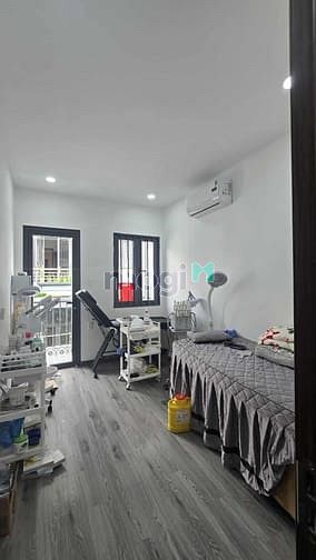 Hình ảnh Chạm tay giữa lòng CMT8 Q3 mới- 3 Tầng 2PN 4Ty