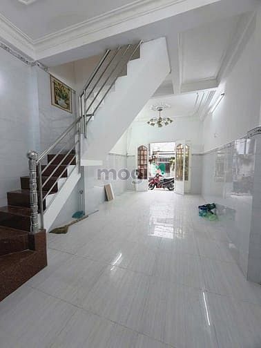 Hình ảnh Chốt gấp,  sát vách kdc Tên Lửa, nhà mới đẹp, vị trí vàng
