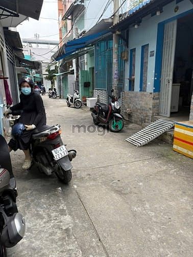 Hình ảnh Chốt gấp,  sát vách kdc Tên Lửa, nhà mới đẹp, vị trí vàng