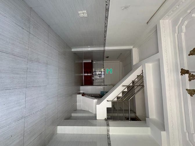 Hình ảnh Chốt gấp,  sát vách kdc Tên Lửa, nhà mới đẹp, vị trí vàng