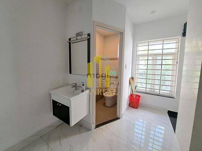 Hình ảnh Văn Phòng 100m2 Sẵn Bàn Ghế Giá 18 Triệu - Khu Đô Thị An Phú