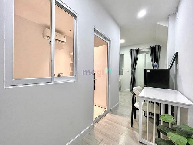 Hình ảnh Cho Thuê Một Phòng Ngủ Bancol Full Nội Thất Ngay Lê Niệm