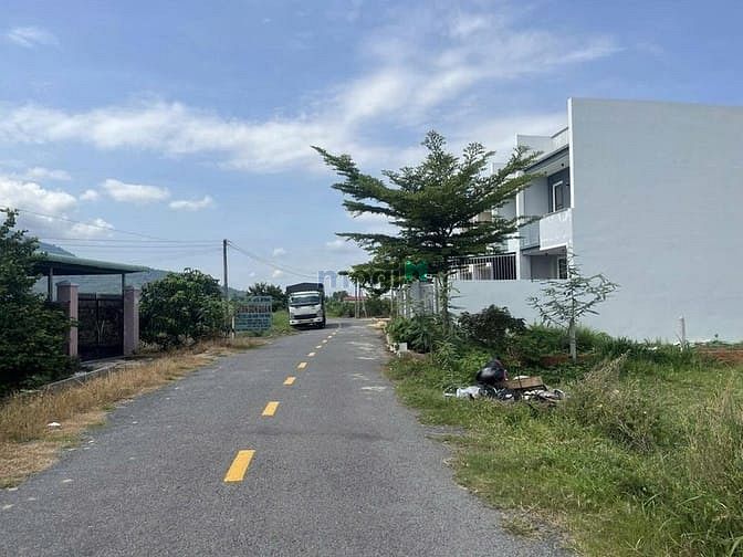 Hình ảnh Bán đất Mặt Tiền, View Núi gần Chợ, Chỉ 590tr, Thạnh Tân-Tây Ninh