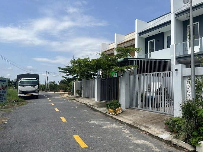 Hình ảnh Bán đất Mặt Tiền, View Núi gần Chợ, Chỉ 590tr, Thạnh Tân-Tây Ninh