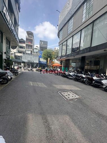 Hình ảnh Cho t huê biệt thự Sư Vạn Hạnh, Đối diện Vạn Hạnh Mall, Quận 10