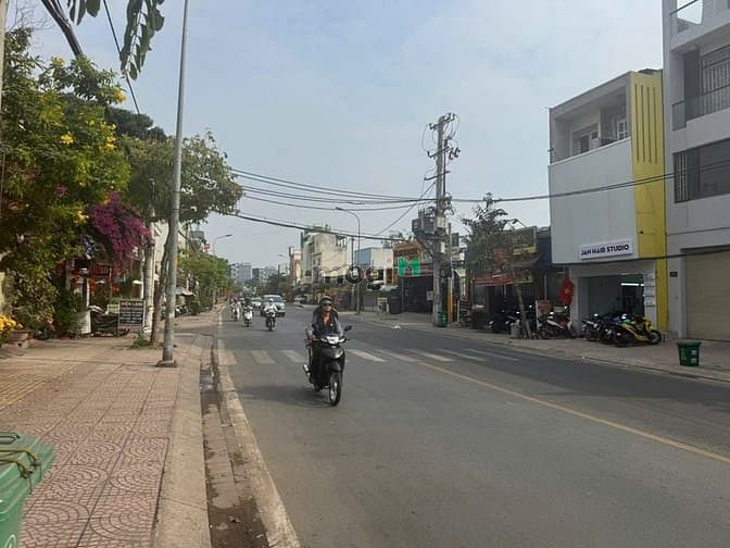 Hình ảnh Lô mặt tiền Đường 2, hiếm, 134m2 full thổ, 5,4x25, Trường Thọ,Thủ đức