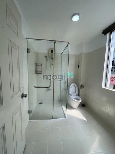 Hình ảnh Mb6623 nạp rút nhanh chóng studio cửa sổ lớn thoáng mát gần chợ Tân Định Quận 1
