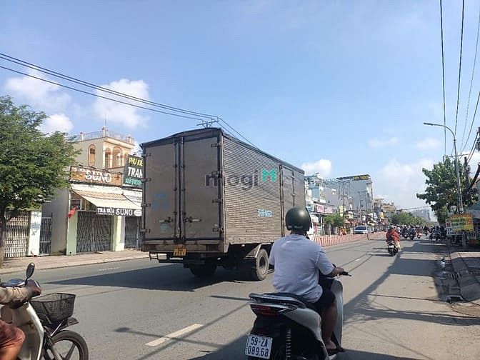 Hình ảnh Nhà 3 tầng MT Huỳnh Tấn Phát Quận 7, 175 m2 hơn 20 t.ỷ.